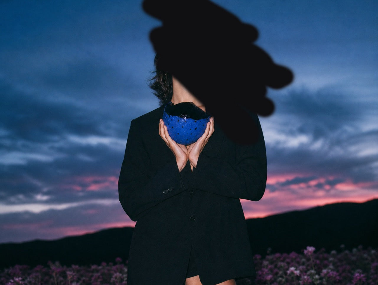 BLUE BLACK DOTS