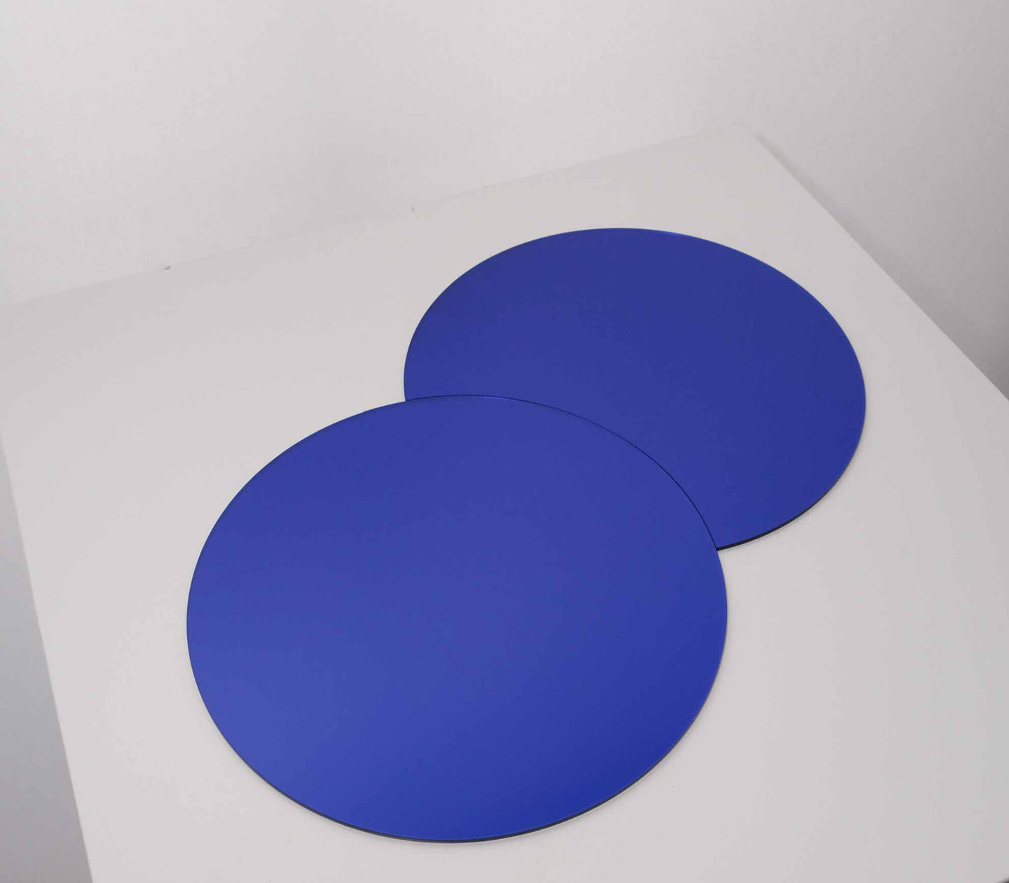 CONCENTRIC.EXCENTRIC BLUE SERVING PLATE