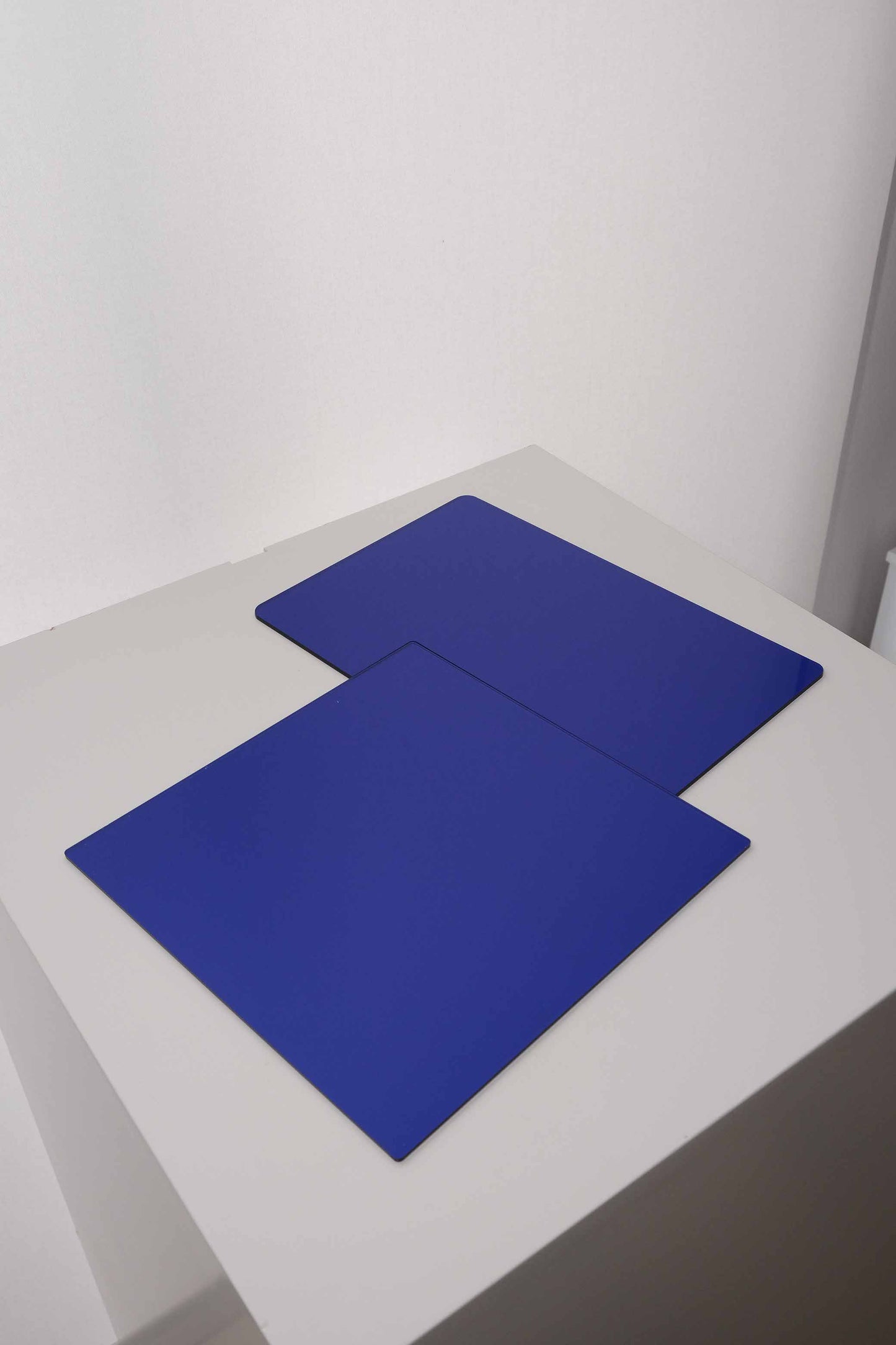 PERFECT MATCH.BLUE SERVING PLATE