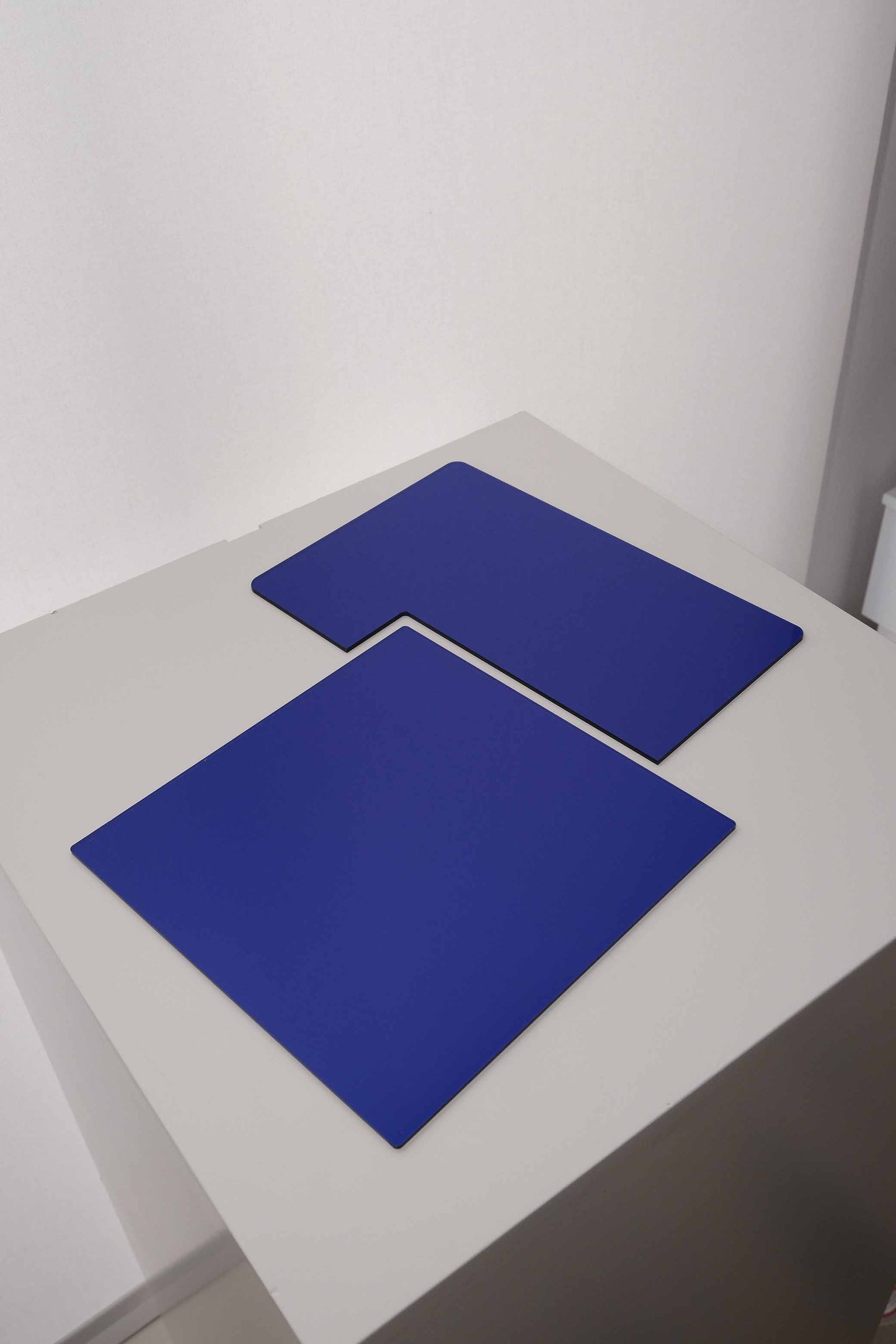 PERFECT MATCH.BLUE SERVING PLATE