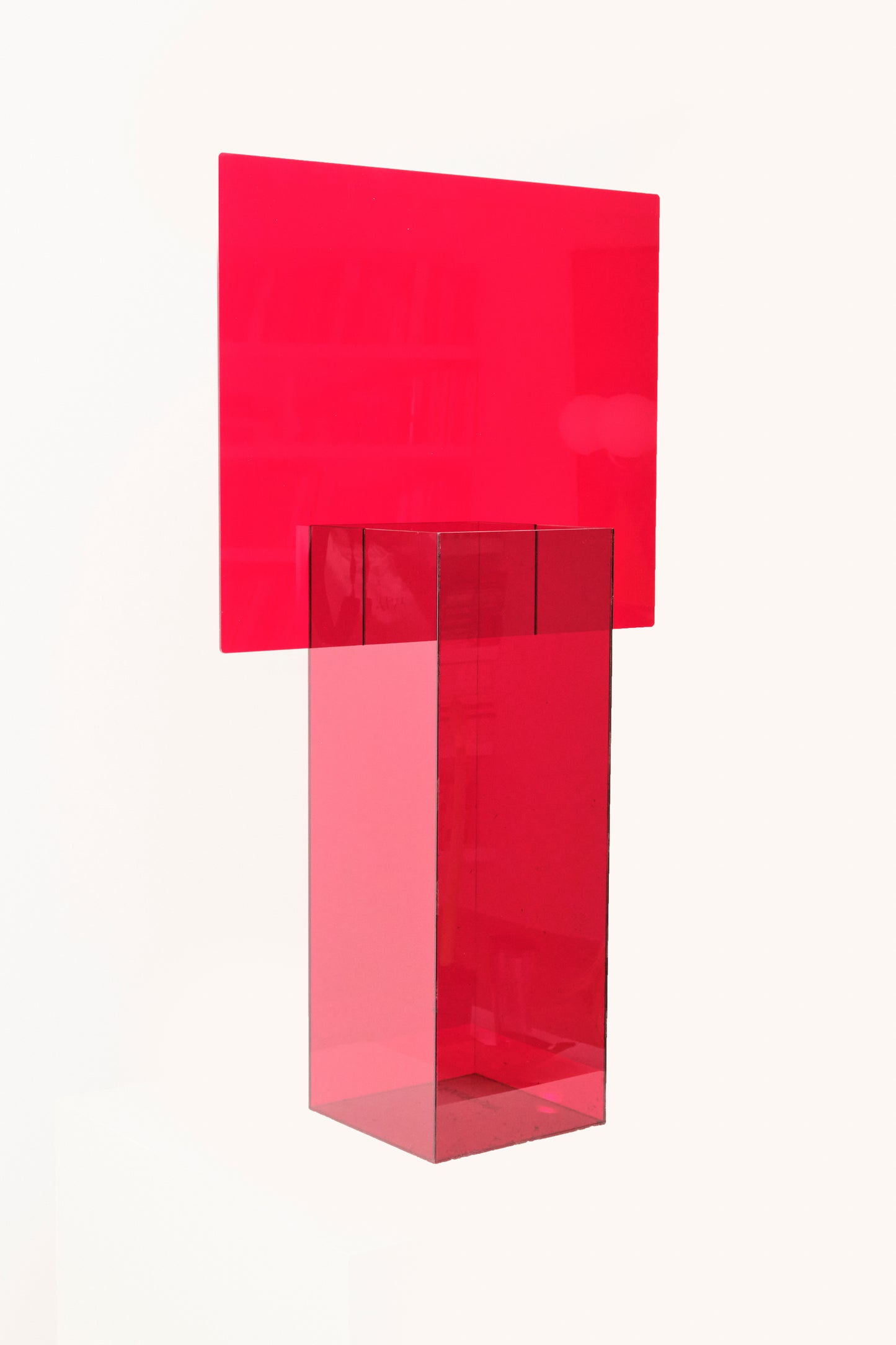 BAU VASE.RED