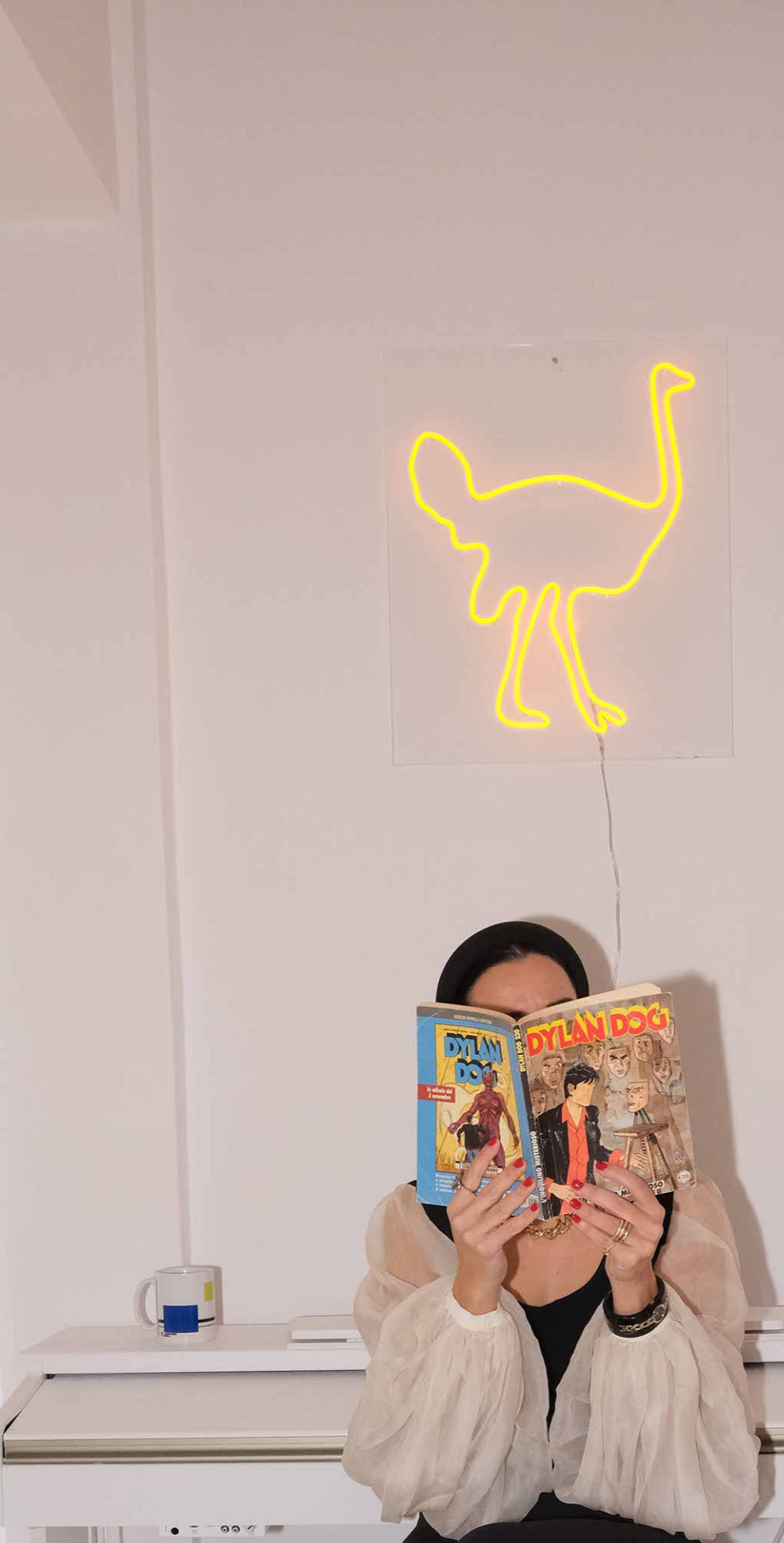 OSTRICH.STATUE/PAINTING LIGHT