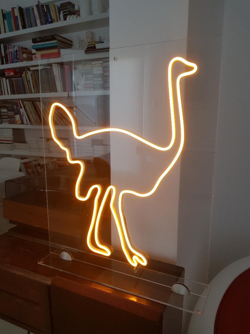OSTRICH.STATUE/PAINTING LIGHT