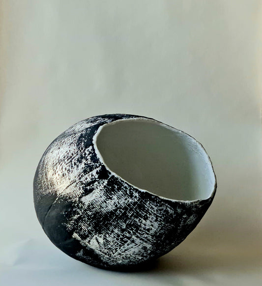 BLACK AND WHITE BRUSHED EXTENDED