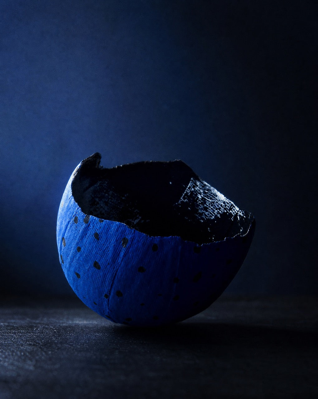 BLUE BLACK DOTS