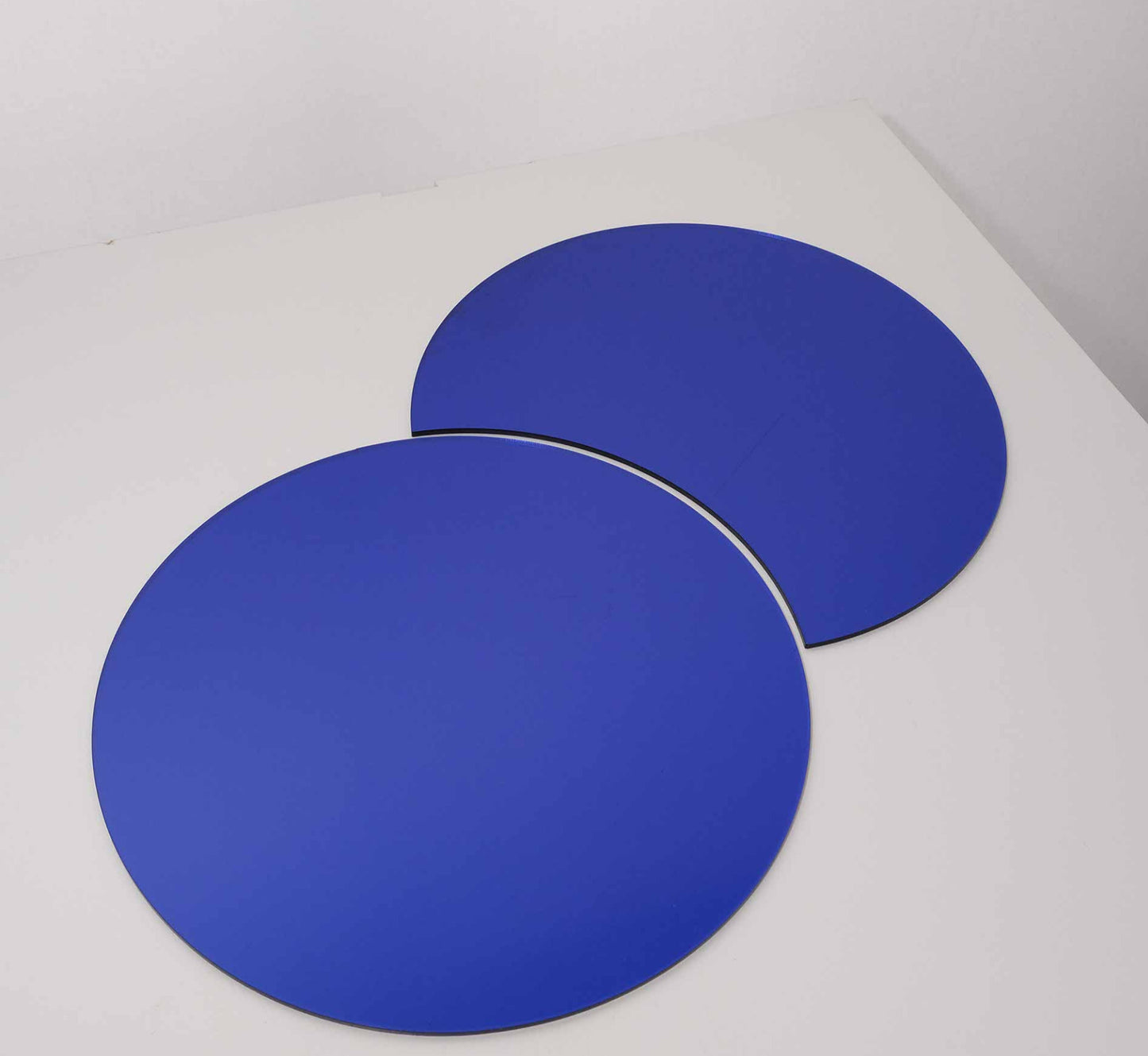 CONCENTRIC.EXCENTRIC BLUE SERVING PLATE